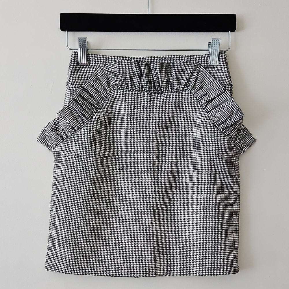 H&M Black and White Ruffled Mini Skirt